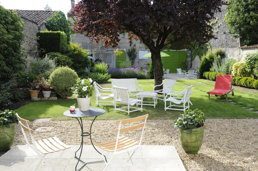 Chambres D'Hotes Les Tilleuls Cognac Exterior foto